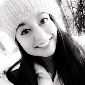 Meet your Posher, Debdeborah